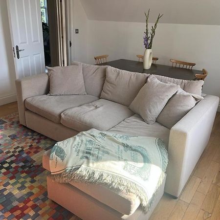 2 Bedroom Top Floor Flat, West Dulwich Free Street Parking Лондон Екстер'єр фото