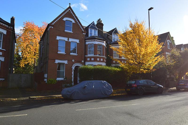 2 Bedroom Top Floor Flat, West Dulwich Free Street Parking Лондон Екстер'єр фото